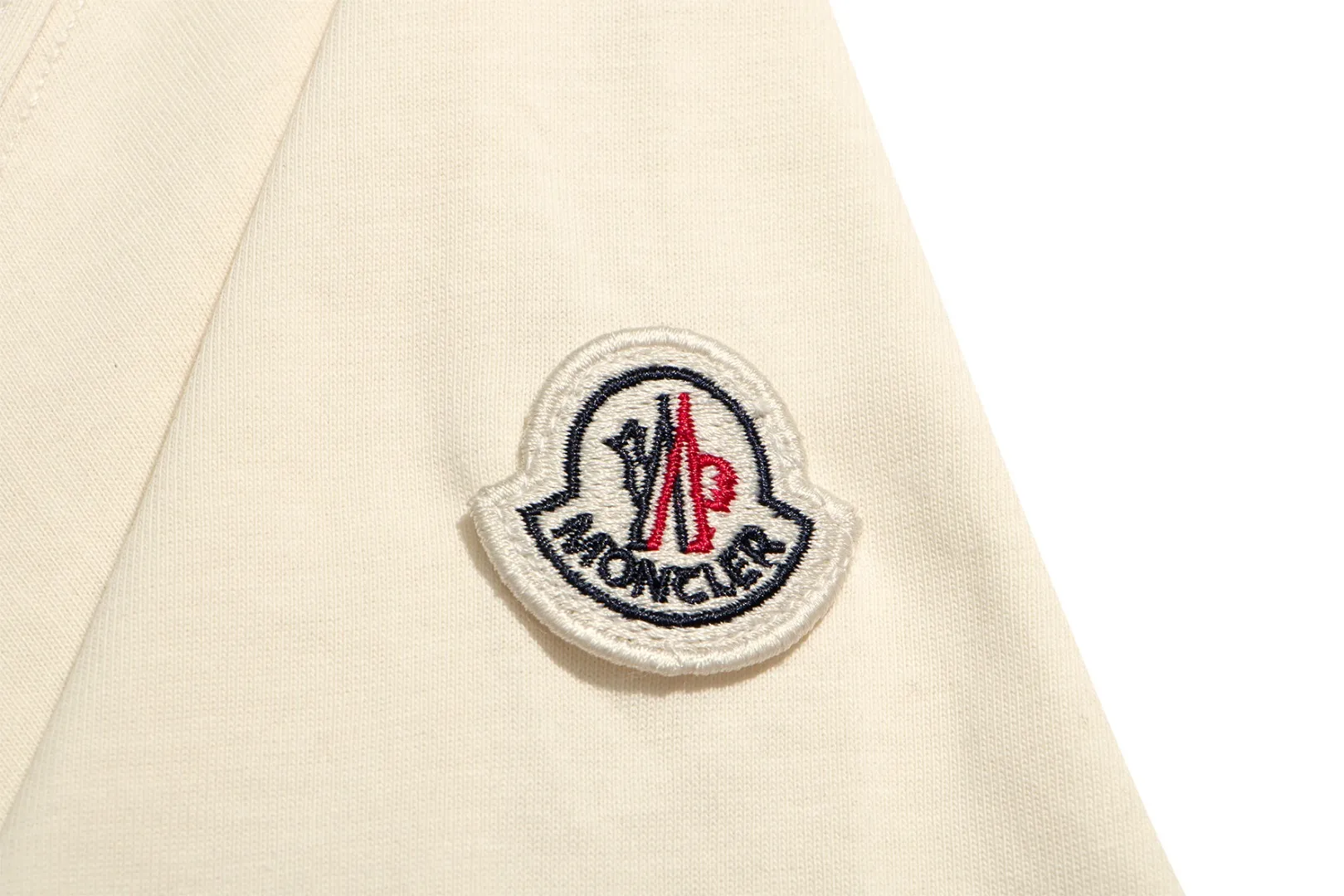 《Moncler~ 》2024New Arrival Quality T , Versatile Quality ！ ‼ 32 250G ‼ ， ， ， ， T 🤪 Sizes：S-M-L-XL-2XL ：Black，White， Same Style